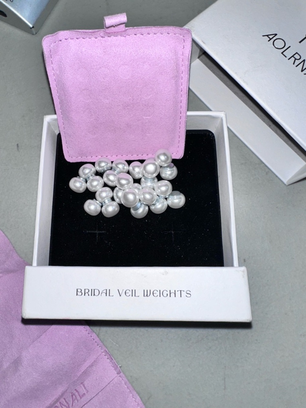 White Pearl Veil Weights Wedding Accessories